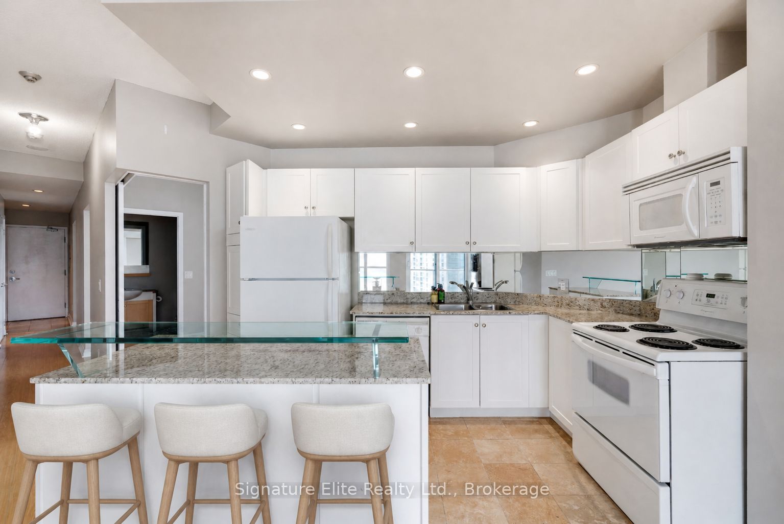 Additional image 4 of 2402-208 Queens Quay W, Toronto, ON, M5J 2Y5
