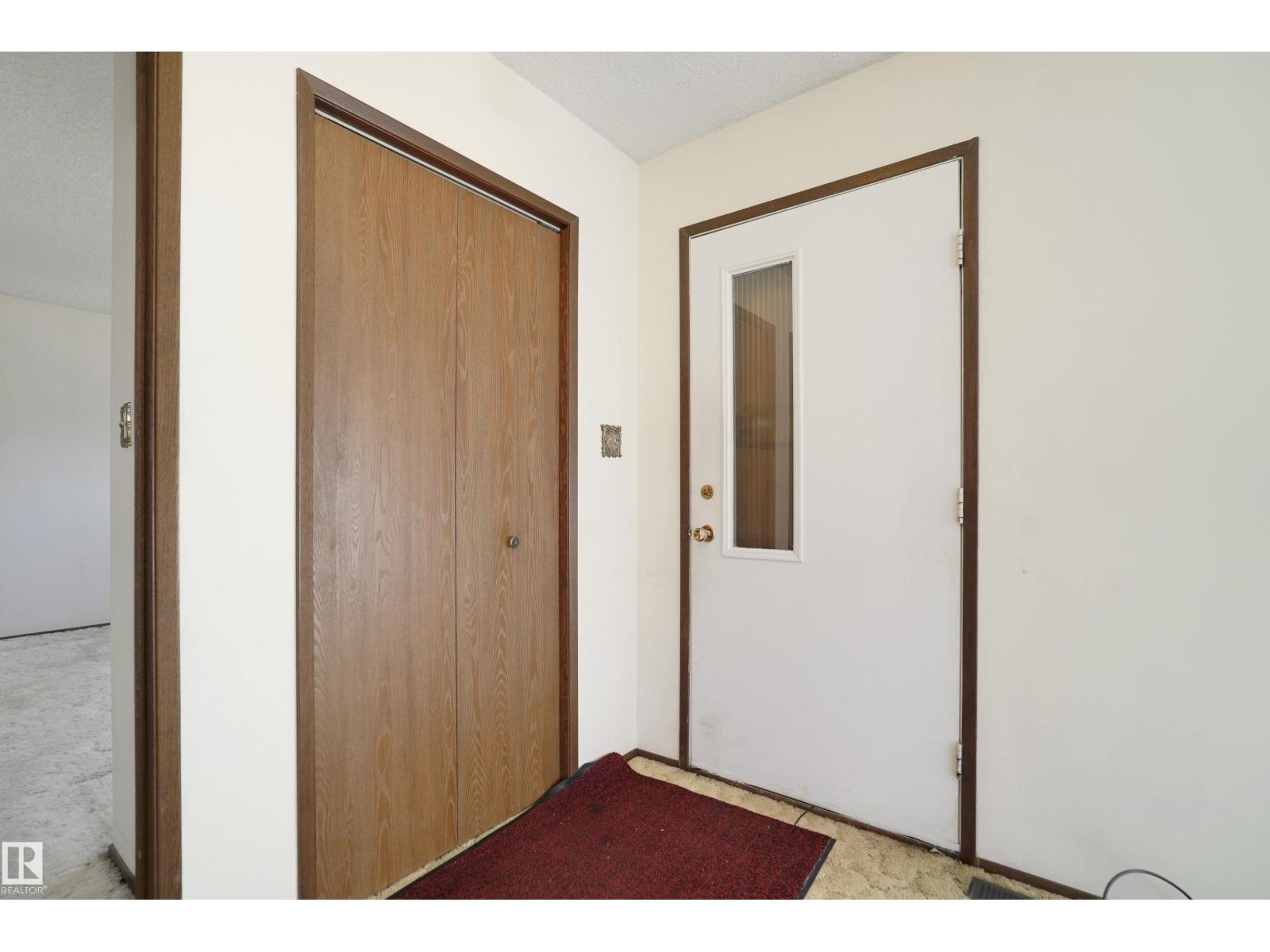 Additional image 2 of 10912 40 Avenue NW, Edmonton, AB, T6J0P8