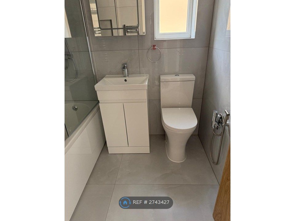 Additional image 20 of 7 bed end terrace house to rentInglehurst Gardens, Ilford IG4