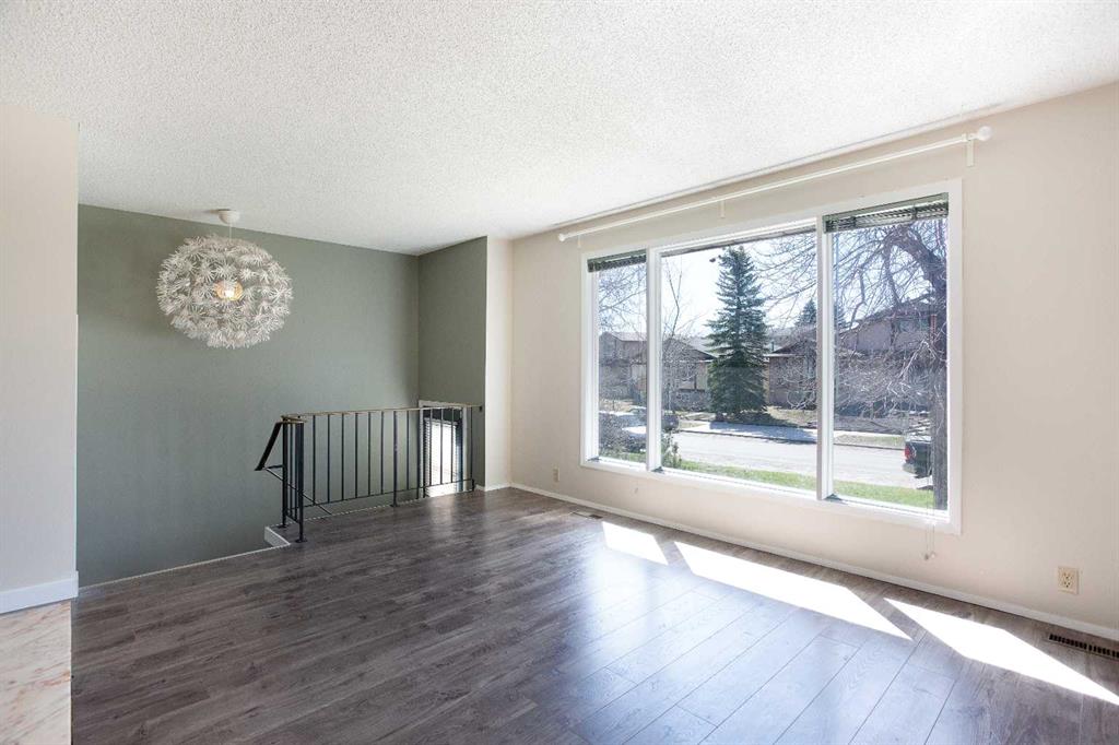 Additional image 3 of 1144 Berkley Drive NW, Calgary, AB, T3K 1E4