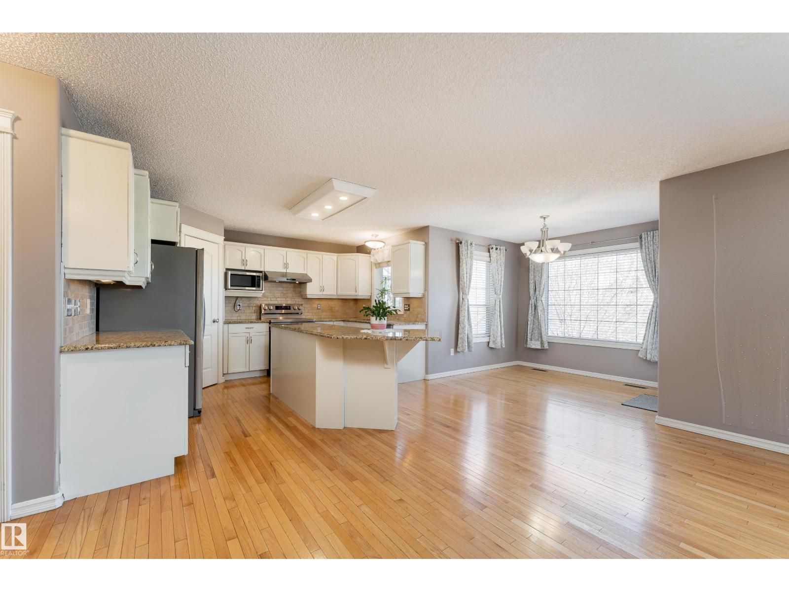 Additional image 2 of 1044 Barnes Way SW, Edmonton, AB, T6W1E4