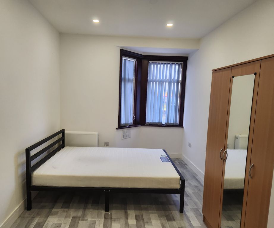 Additional image 3 of 5 bed flat to rentLey Street, Ilford IG1
