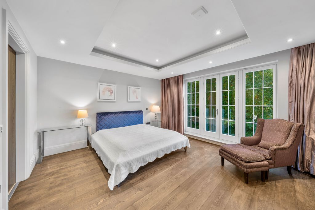 Additional image 15 of 6 bed property to rentSt. Georges Hill, Weybridge, Surrey KT13