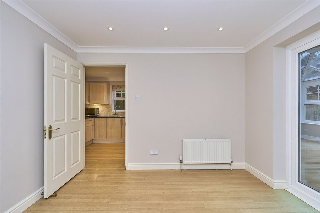 Additional image 14 of 4 bed detached house to rentSaint Andrews Gardens, Cobham, Surrey KT11