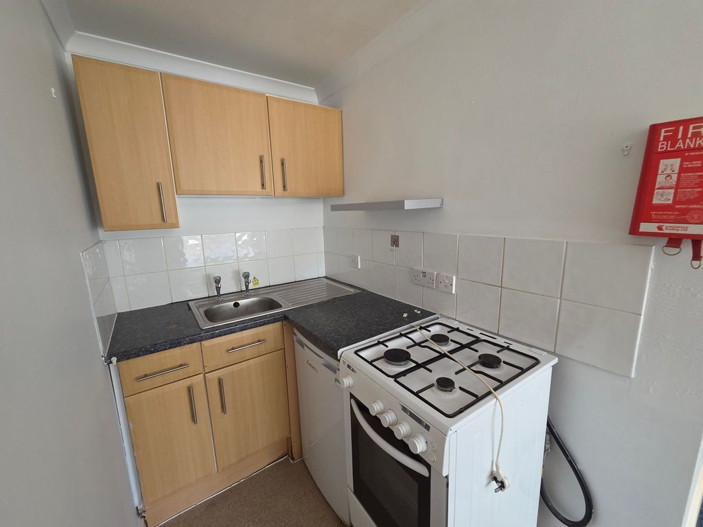 Additional image 4 of Studio to rent10 Oxford Street, Plymouth PL1