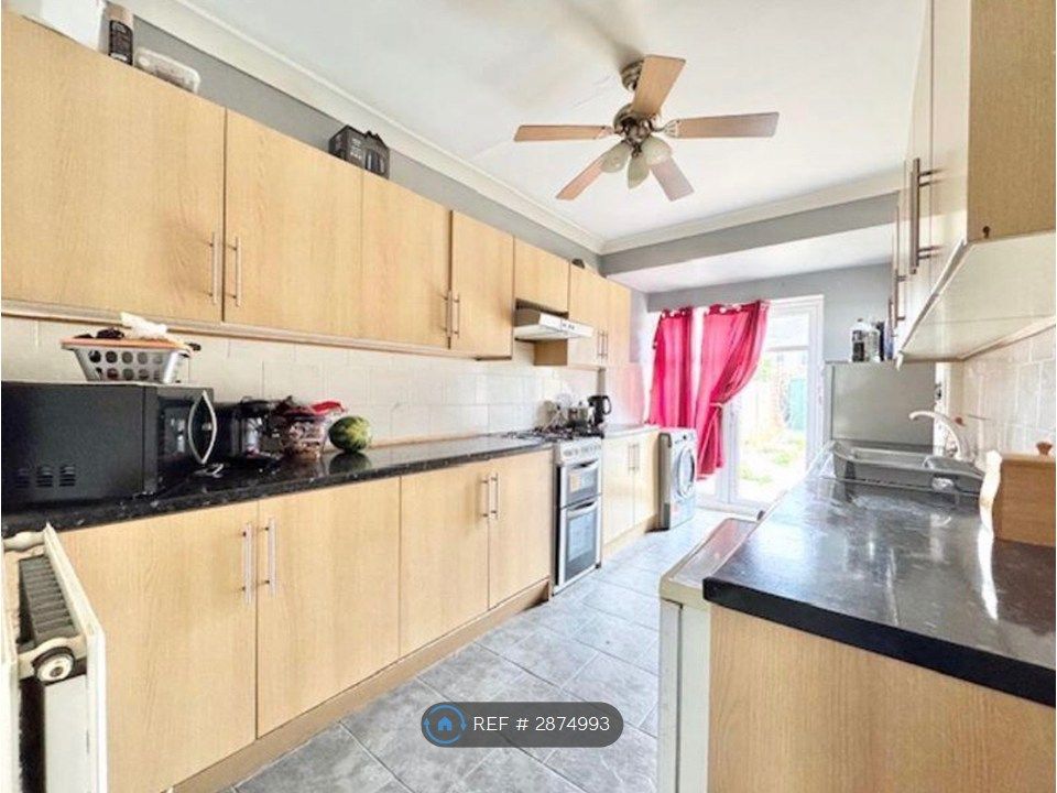 Additional image 7 of 3 bed terraced house to rentDaubney St, Cleethorpes DN35