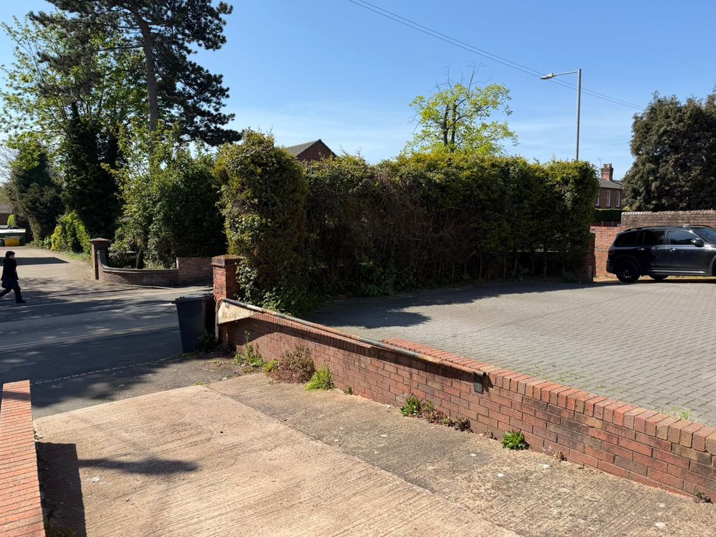 Additional image 41 of 8 bed flat to rentComberton Road, Kidderminster DY10