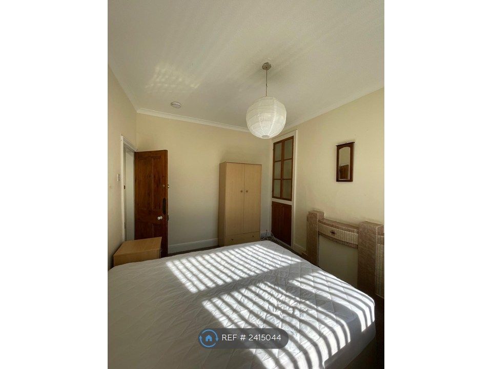 Additional image 7 of 4 bed terraced house to rentMeadow St, Pontypridd CF37