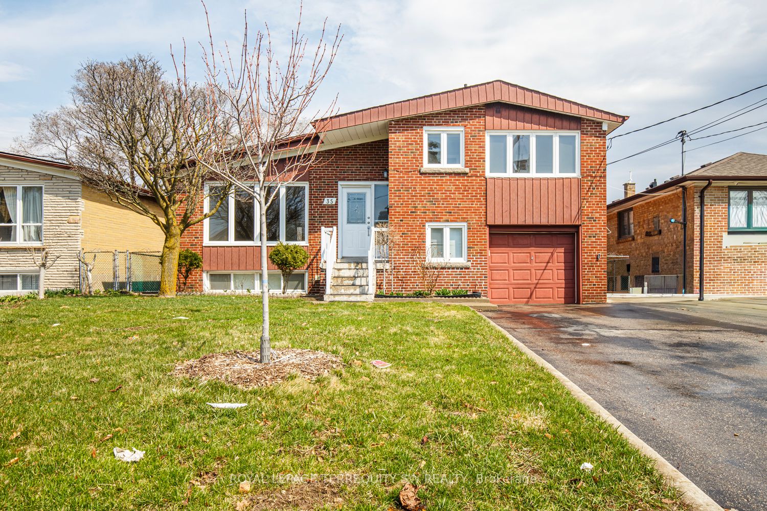 35 Euphrasia Drive, Toronto, ON, M6B 3V8