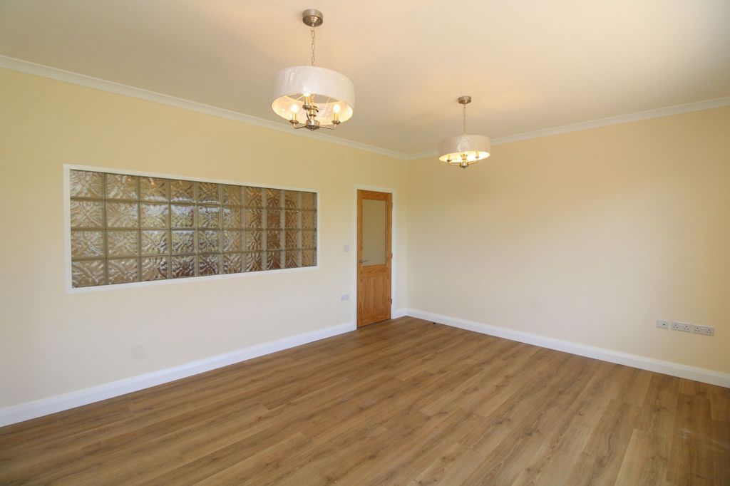 Additional image 7 of 3 bed detached bungalow to rentRoselle, Dean CA14