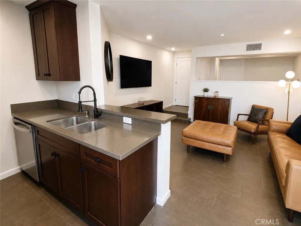 Additional image 8 of 7320 Hawthorn Avenue Unit 318, Los Angeles, CA 90046