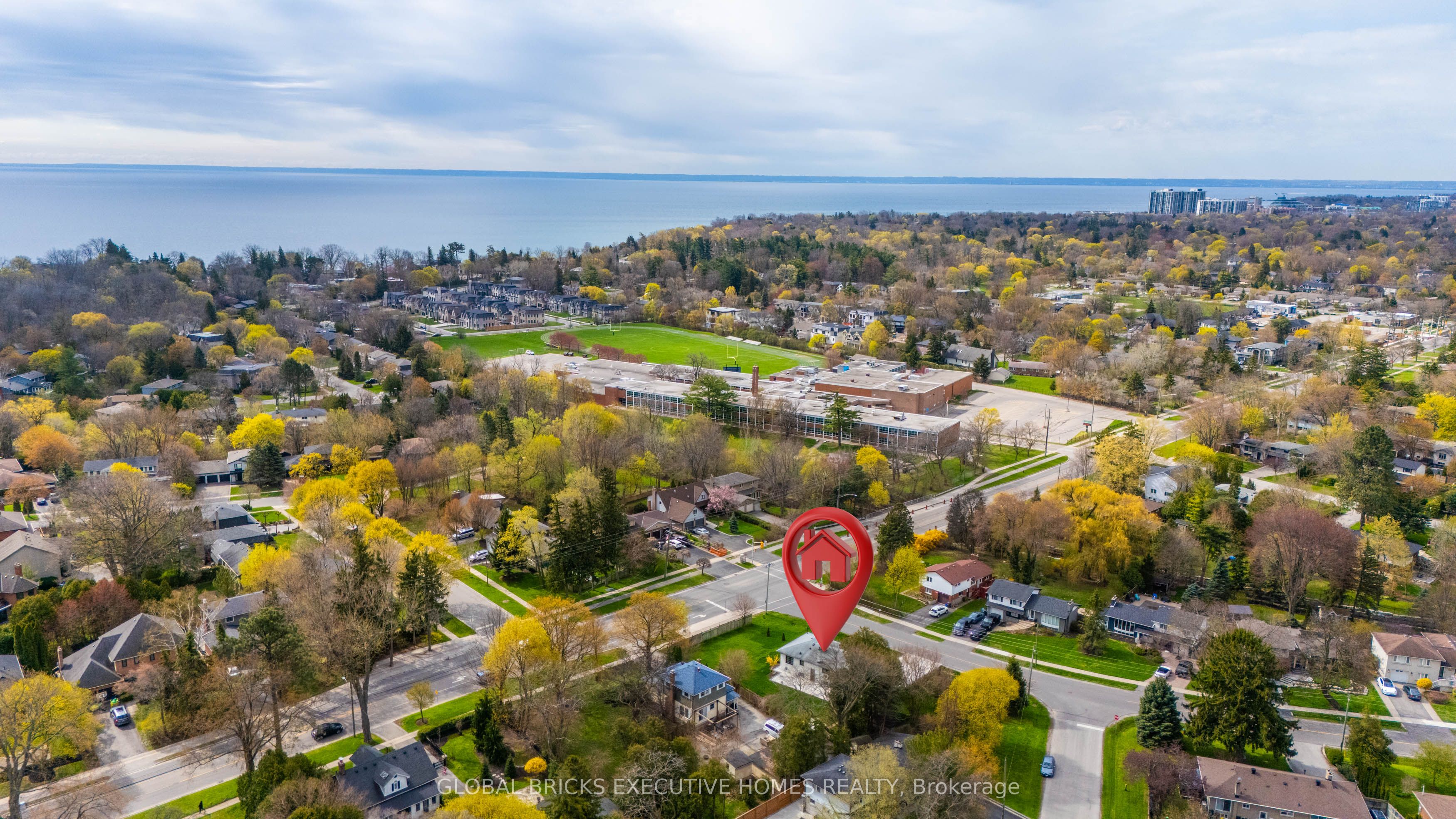 307 Lees Lane, Oakville, ON, L6L 4S2