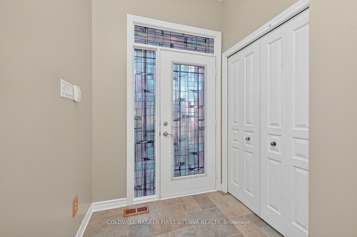 Additional image 4 of 102 Windance Crescent, Ottawa, ON, K2W 0A7