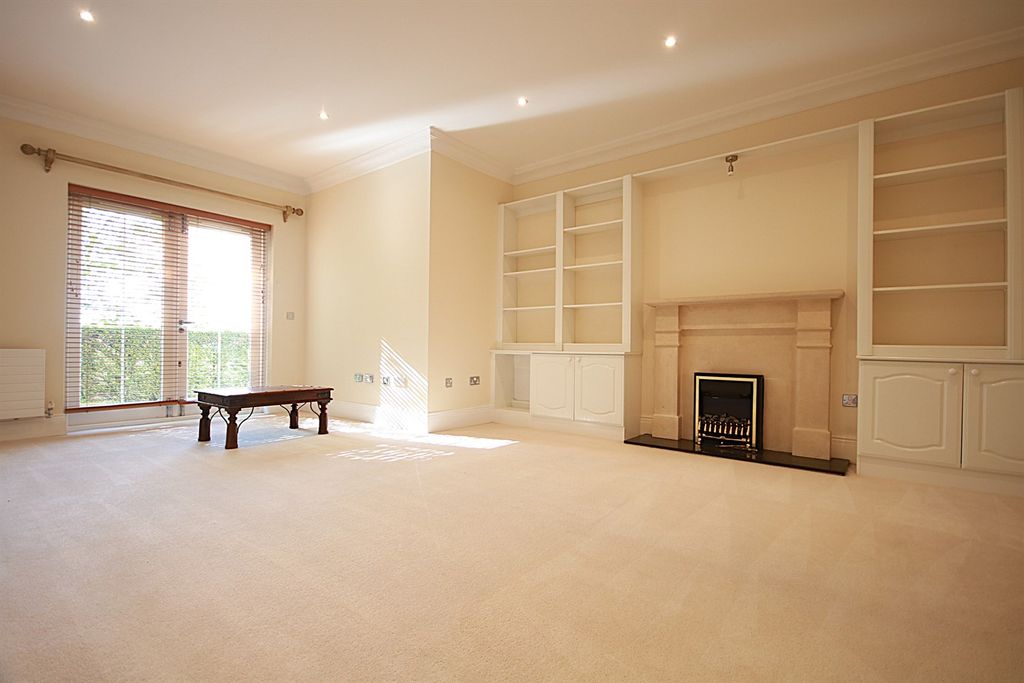 Additional image 3 of 3 bed flat to rentSt. Hilarys Park, Alderley Edge SK9