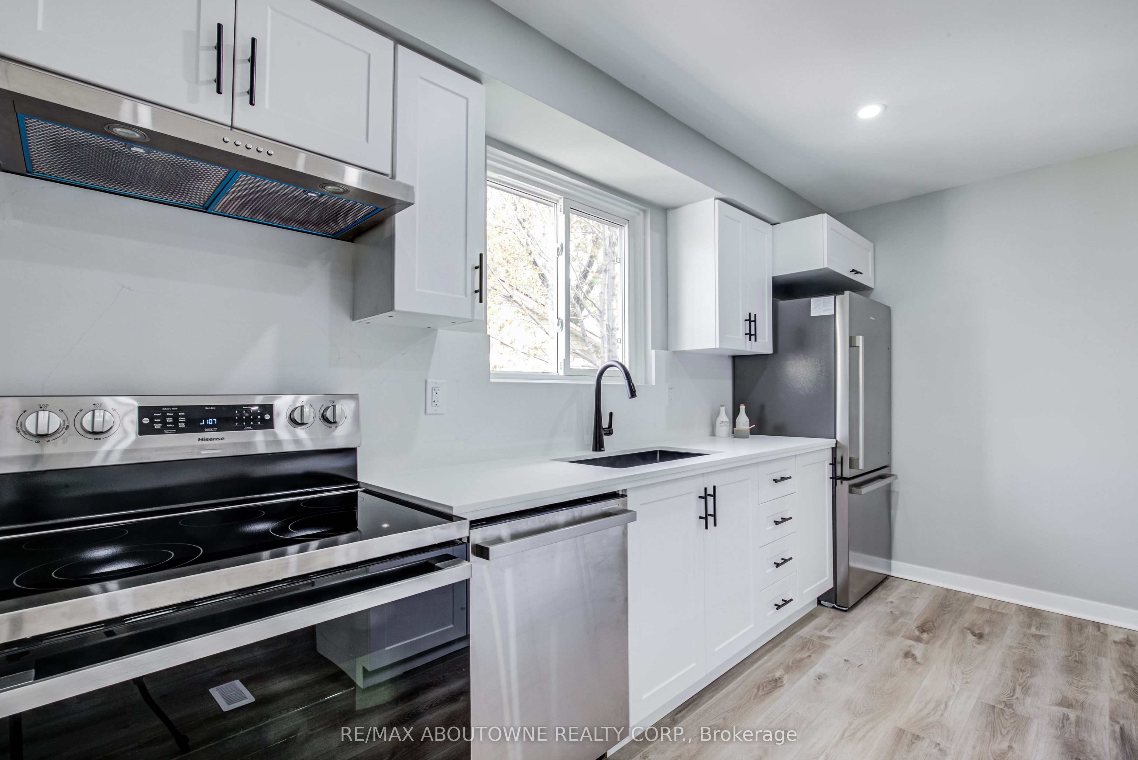 Additional image 4 of 2367 Middlesmoor Crescent, Burlington, ON, L7P 3X4