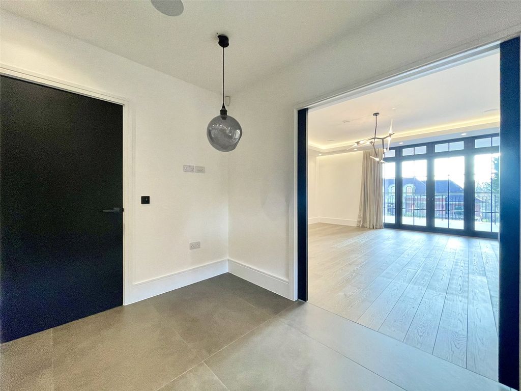 Additional image 4 of 2 bed flat to rentBeech Hill, Barnet EN4