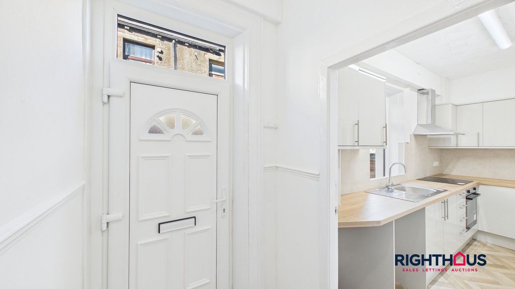 Additional image 10 of 3 bed terraced house to rentCleckheaton Road, Oakenshaw BD12