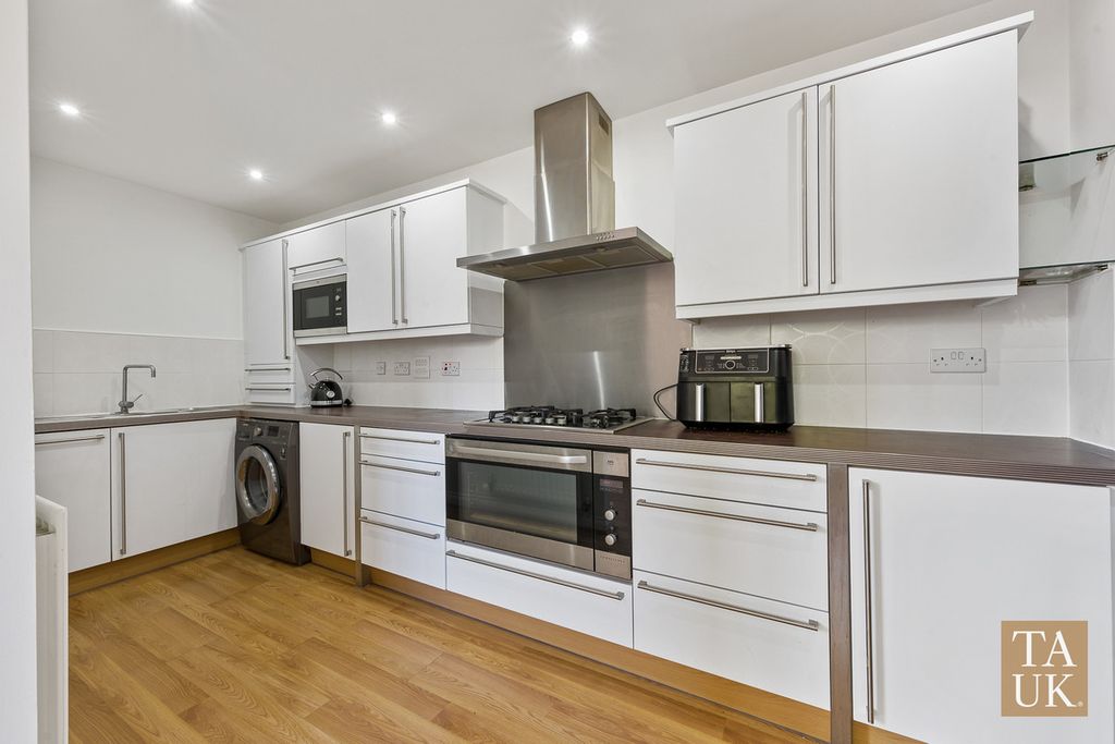 Additional image 3 of 3 bed flat for saleGrammar School Court, Ormskirk L39