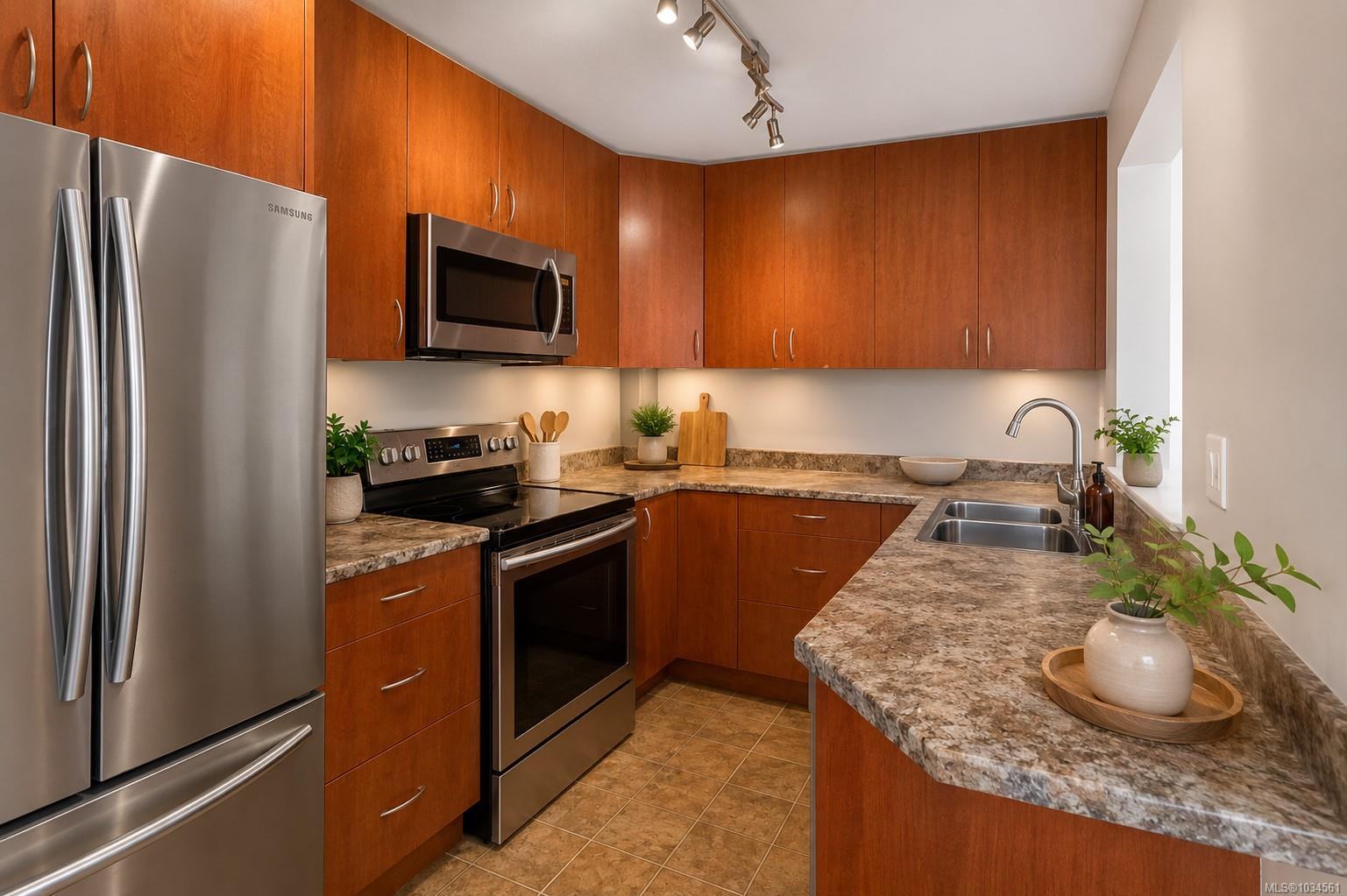 Additional image 2 of 307-3010 Washington Avenue, Victoria, BC, V9A 1P6