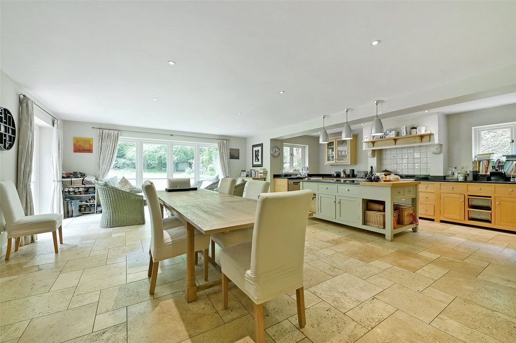 Additional image 3 of 5 bed detached house to rentDoggetts Wood Lane, Chalfont St. Giles, Buckinghamshire HP8