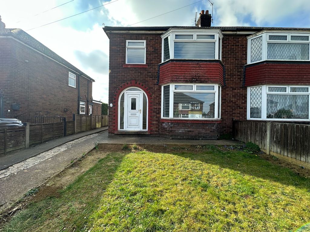 3 bed semi-detached house to rentScunthorpe DN16