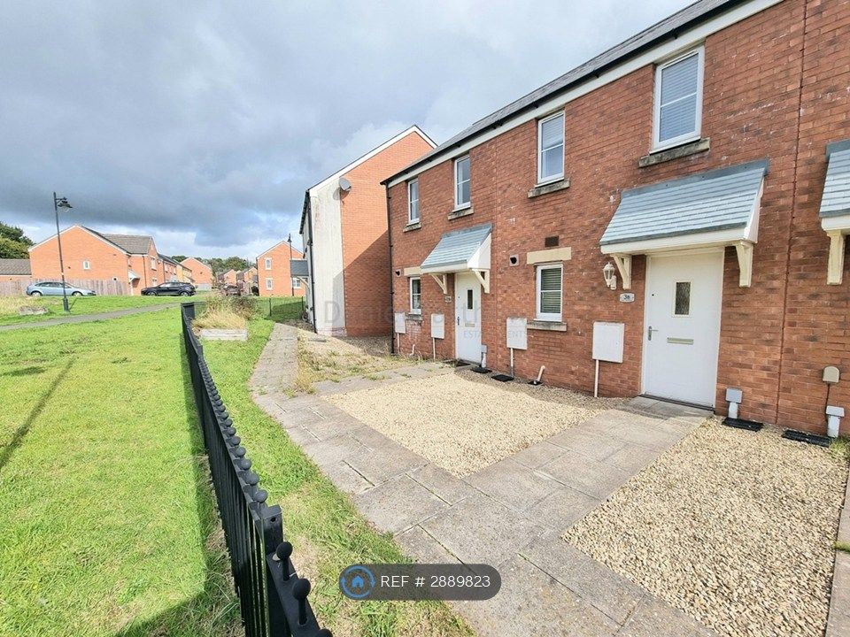 2 bed terraced house to rentHeol Stradling, Bridgend CF35