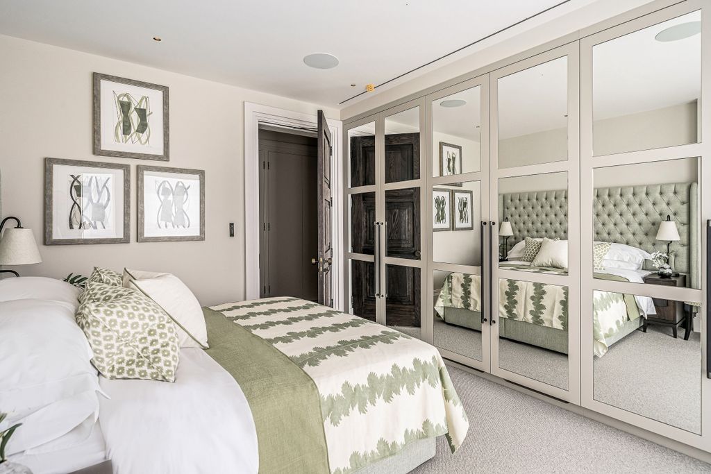 Additional image 21 of 5 bed flat to rentPrinces Gate, Knightsbridge, London SW7, United Kingdom