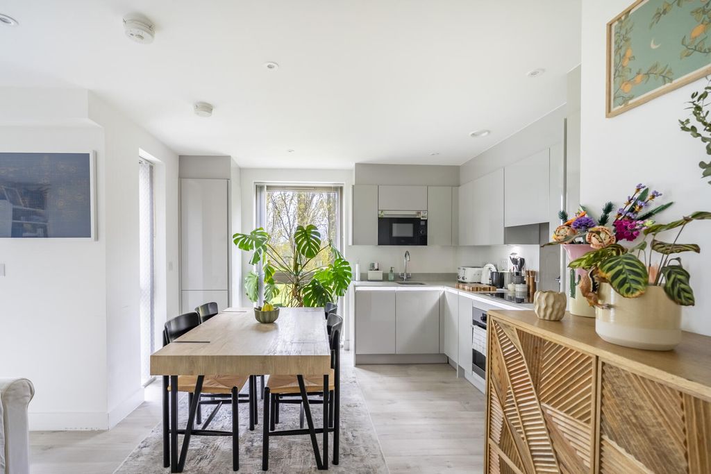 Additional image 3 of 2 bed flat for saleClock Tower Way, York YO23