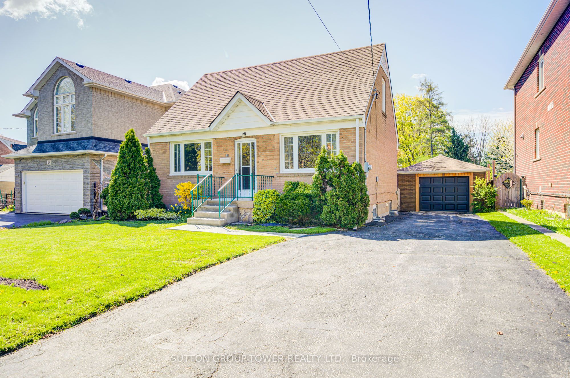 Additional image 2 of 31 Melody Road S, Toronto, ON, M9M 1C9