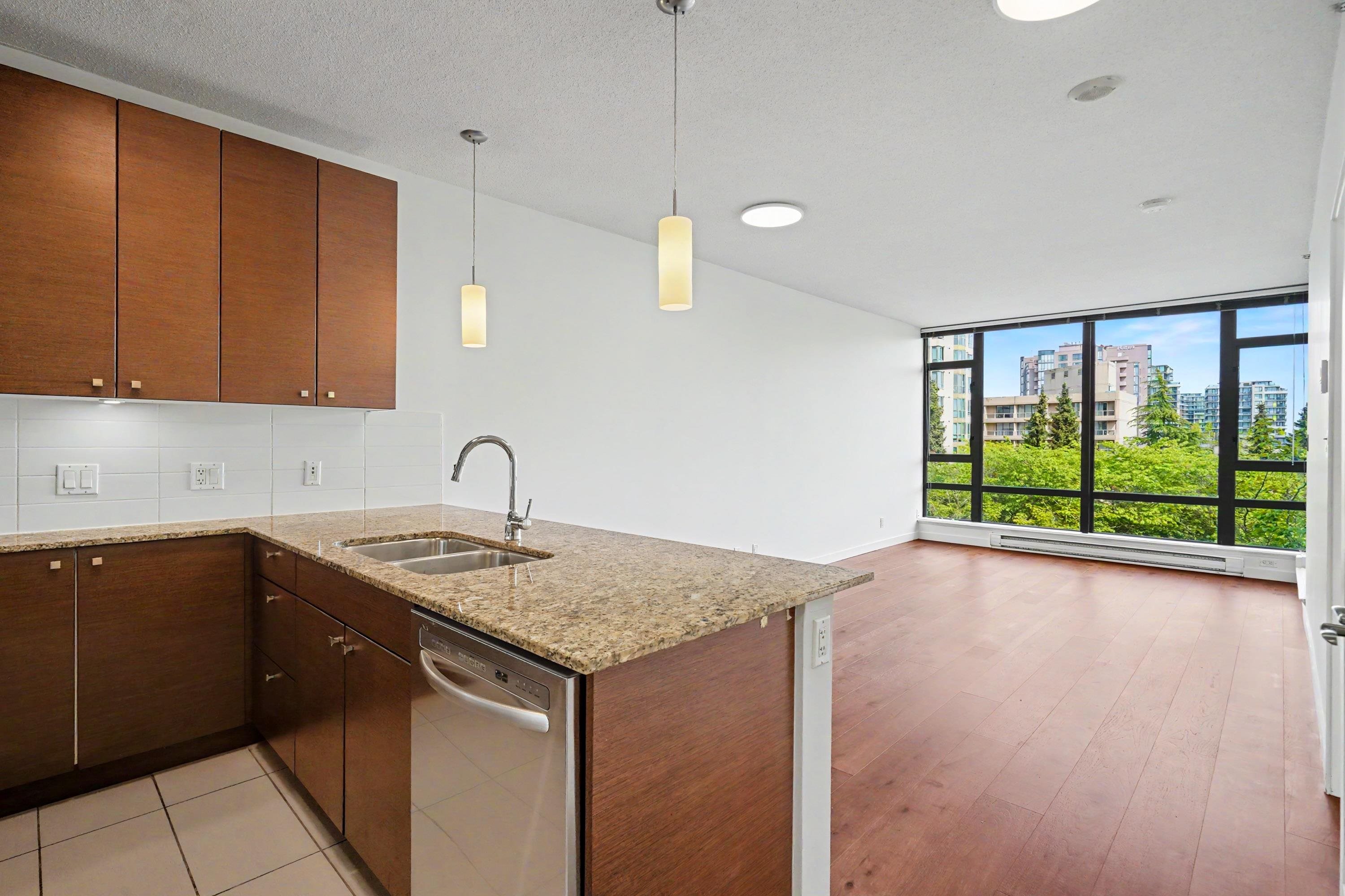 702-6888 Alderbridge Way, Richmond, BC, V8B 0L8