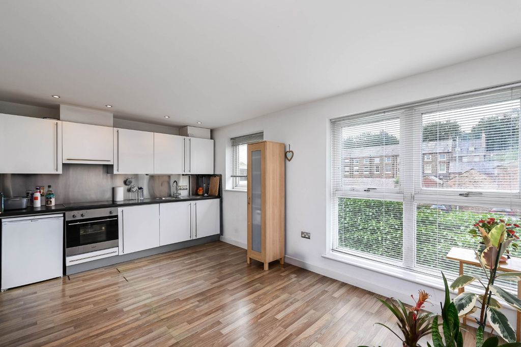 Additional image 3 of 2 bed flat for saleBootham Place, York YO30