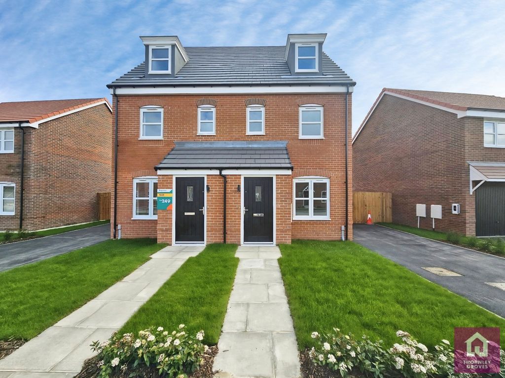 3 bed semi-detached house to rentOak Road, Deeside, Flintshire CH5