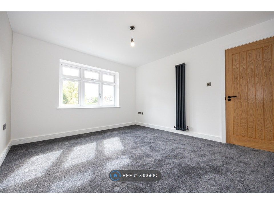 Additional image 2 of 5 bed semi-detached house to rentBeresford Crescent, Newcastle-Under-Lyme ST5