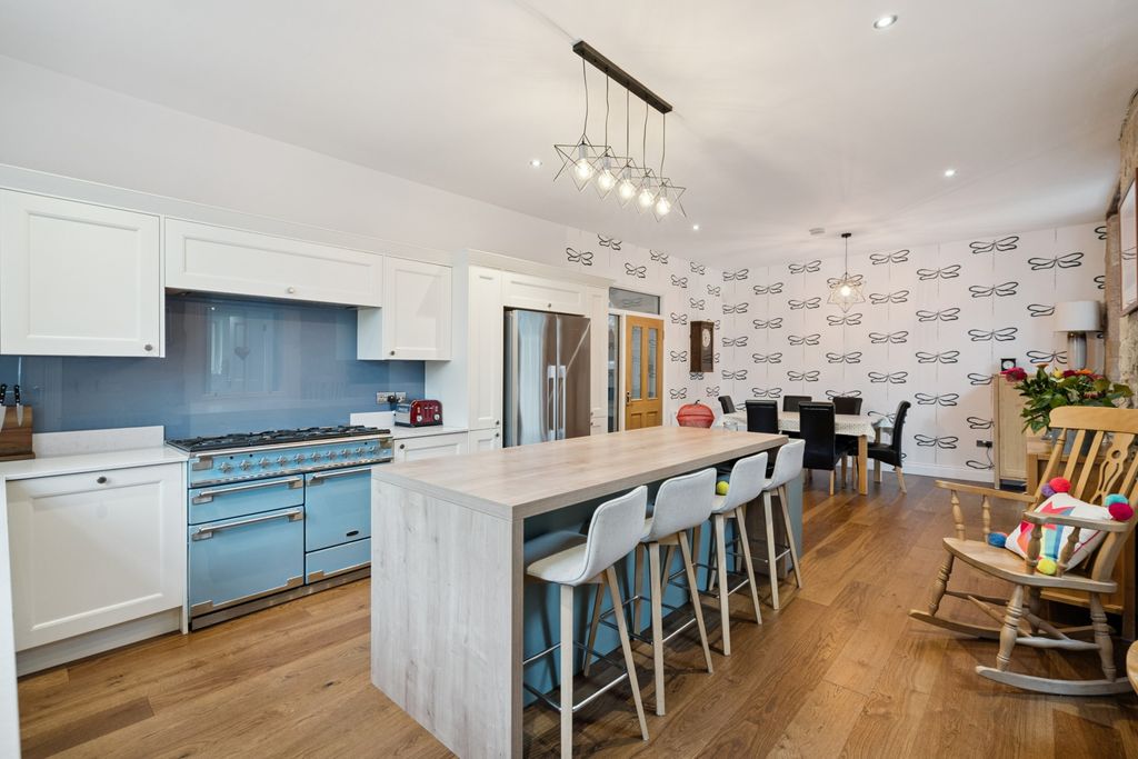 Additional image 9 of 4 bed semi-detached house to rentClarendon Place, Stirling, Stirlingshire FK8