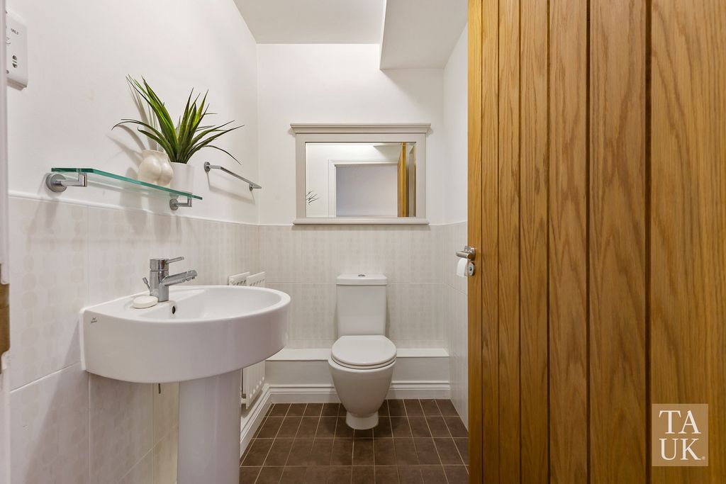 Additional image 20 of 3 bed flat for saleGrammar School Court, Ormskirk L39