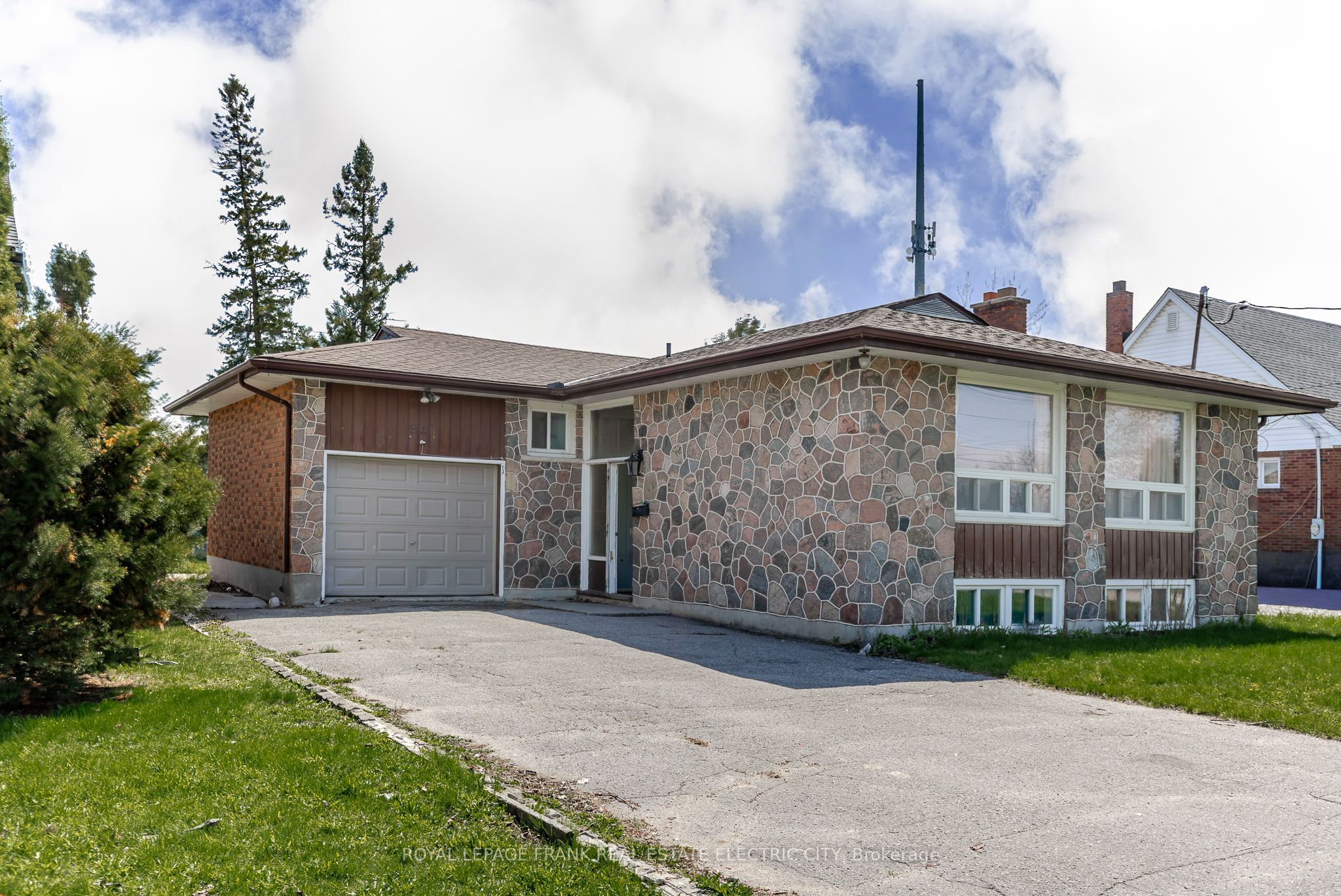 Additional image 2 of 941 Crawford Drive, Peterborough, ON, K9J 3X1