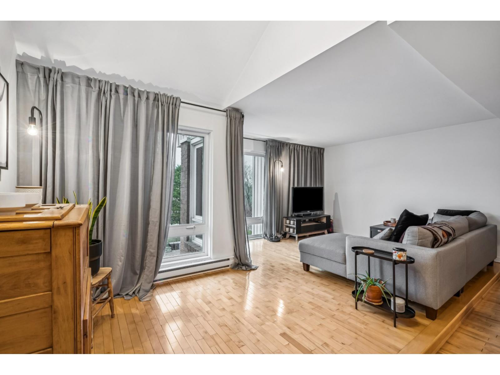 121 Rue Louis-Hébert