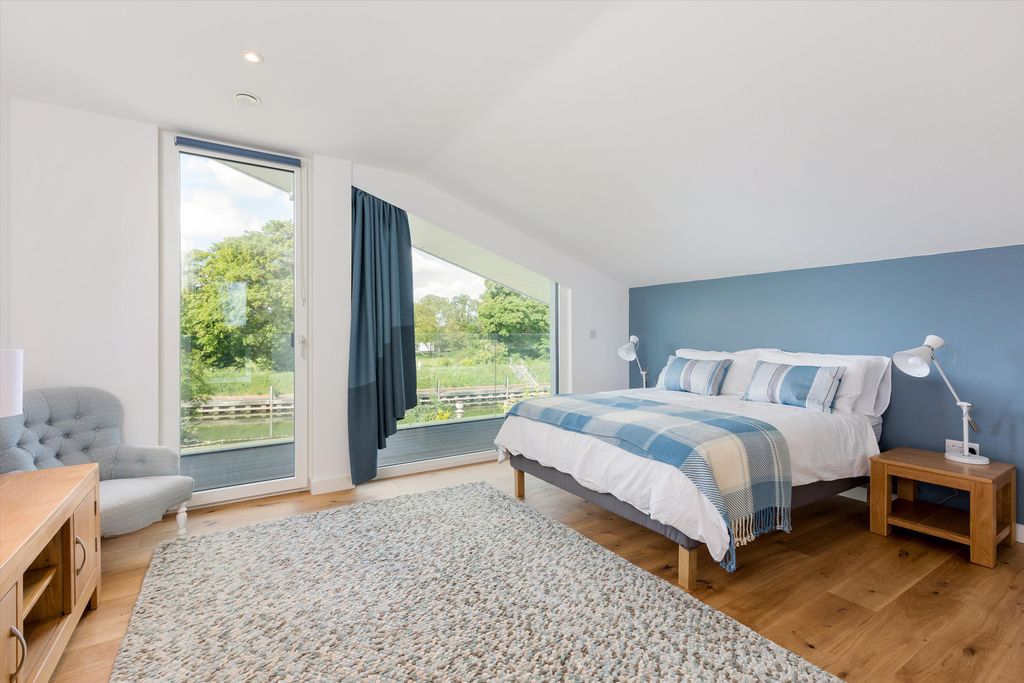 Additional image 10 of 4 bed detached house to rentHam Island, Old Windsor, Windsor, Berkshire SL4