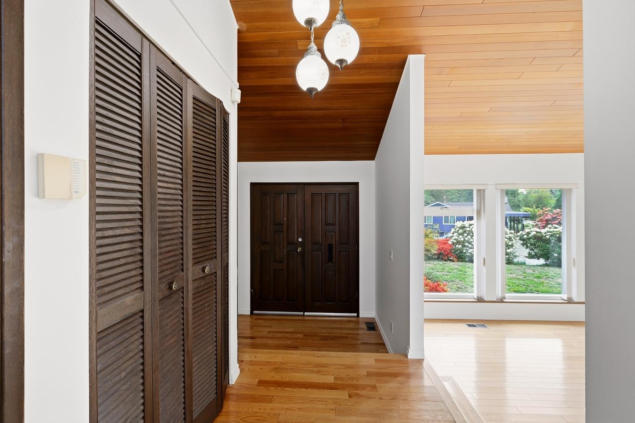 Additional image 4 of 7605 Lawrence Drive, Burnaby, BC, V5A 3M6