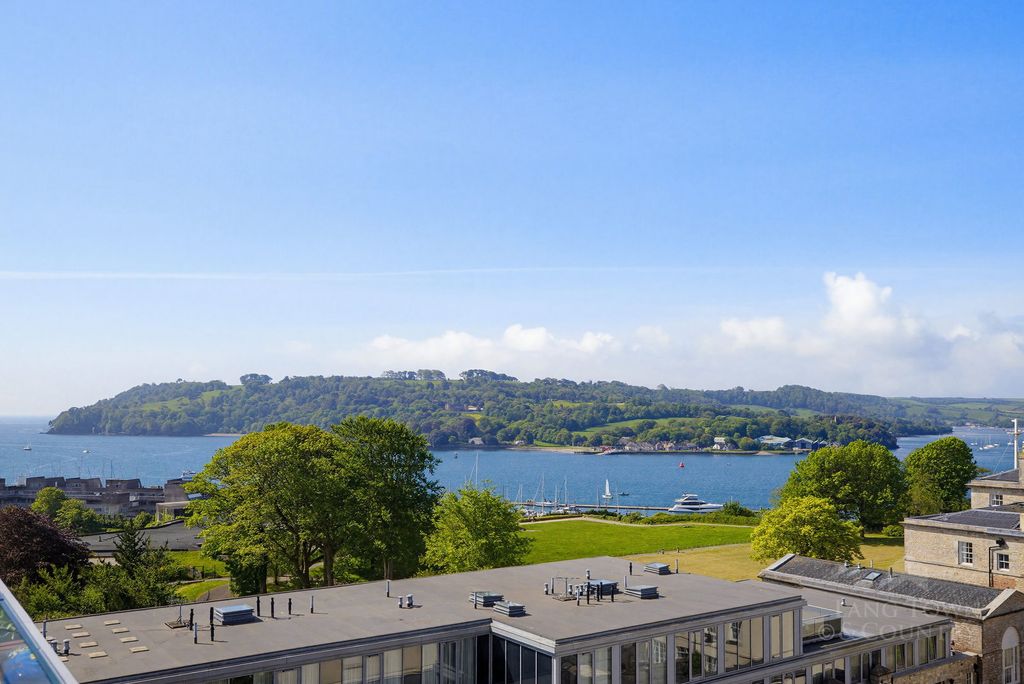 Additional image 11 of 3 bed penthouse for saleLeeward House, Discovery Road, Plymouth PL1