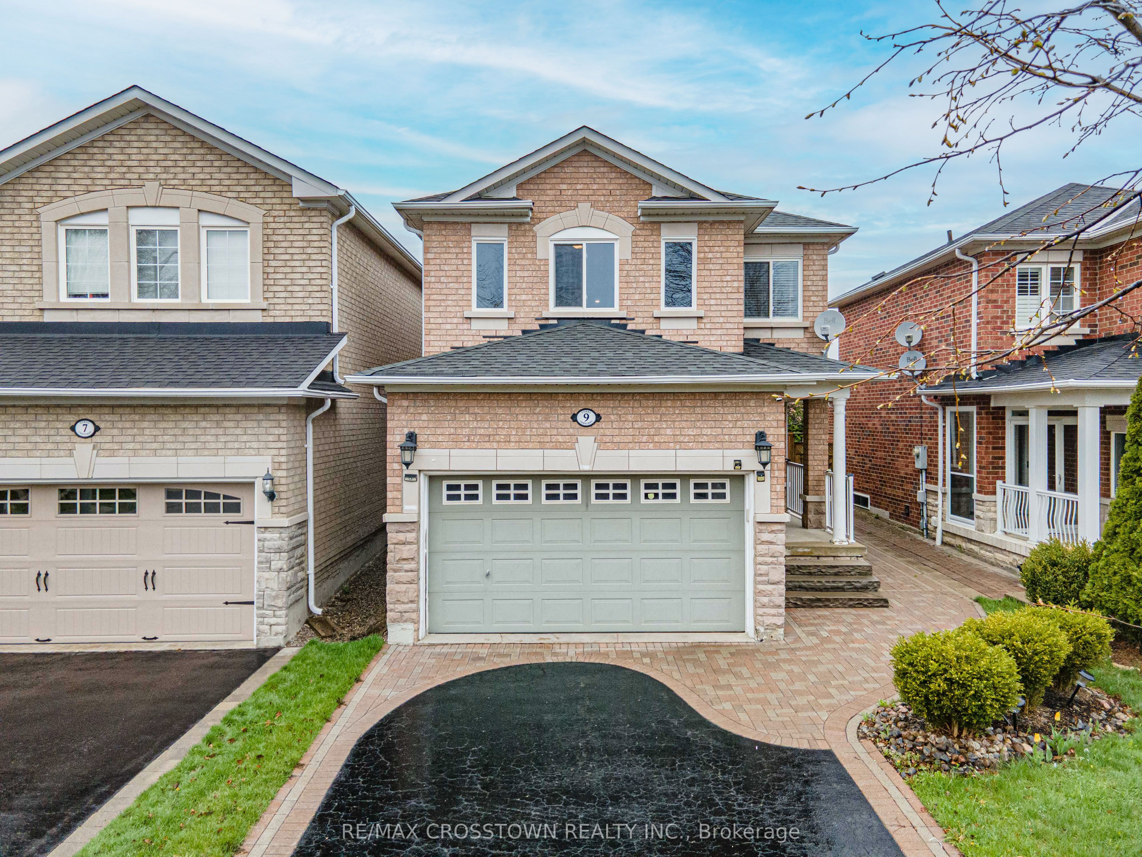 9 Coral Crescent, Richmond Hill, ON, L4E 4B6