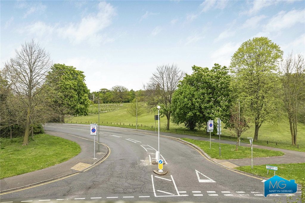 Additional image 40 of 4 bed semi-detached house to rentBunns Lane, Mill Hill, London NW7
