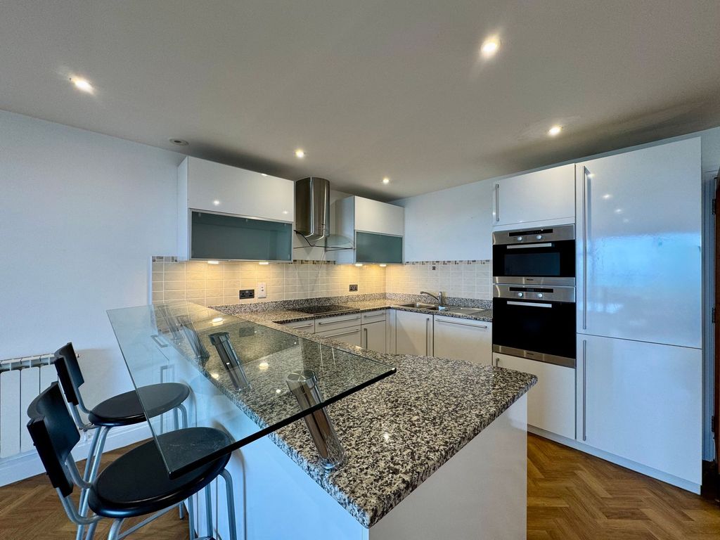 Additional image 3 of 2 bed flat to rent30 West Park Apartments, St Helier JE2