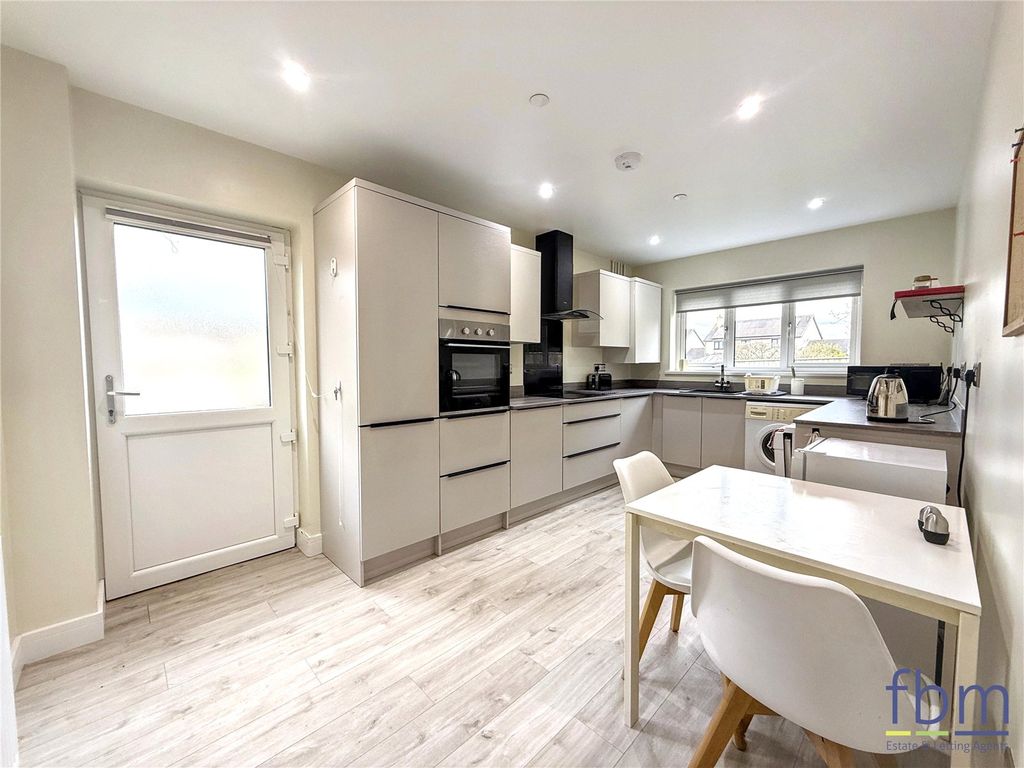 Additional image 2 of 3 bed bungalow for saleRock Park, Kilgetty, Pembrokeshire SA68