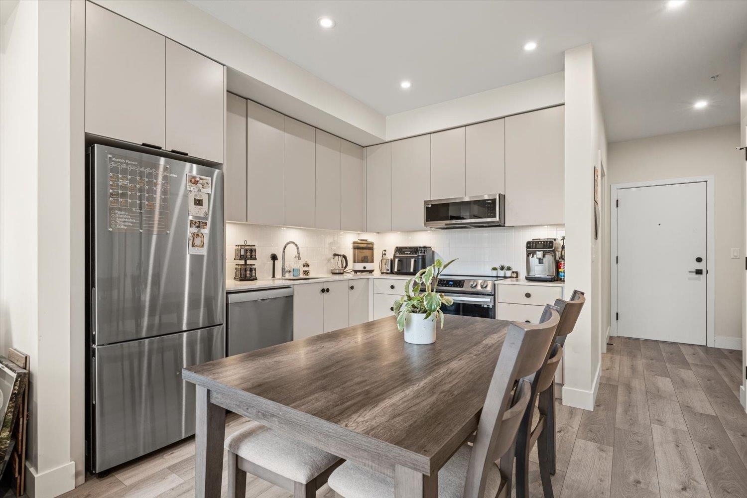202-45511 Campus Drive, Chilliwack, BC, V2R 6K8