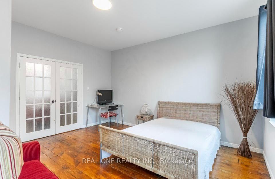 Additional image 3 of Room 1-118 Queen Street S, Hamilton, ON, L8P 3S1