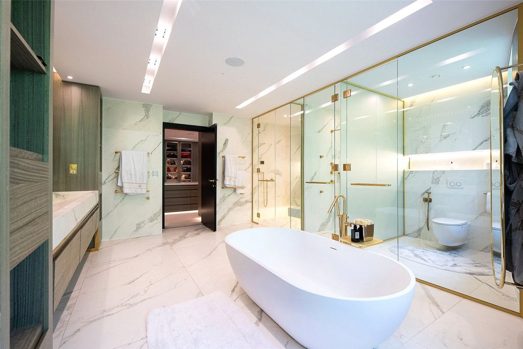 Additional image 10 of 5 bed detached house to rentHitcham Lane, Taplow, Maidenhead, Buckinghamshire SL6