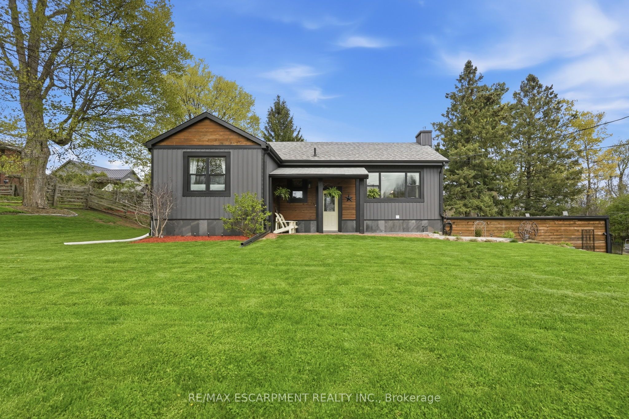 577 Harvest Road, Hamilton, ON, L9H 5K8