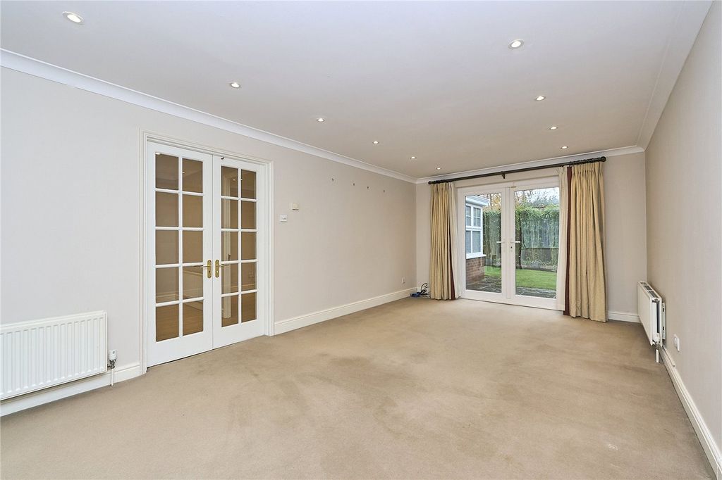 Additional image 10 of 4 bed detached house to rentSaint Andrews Gardens, Cobham, Surrey KT11