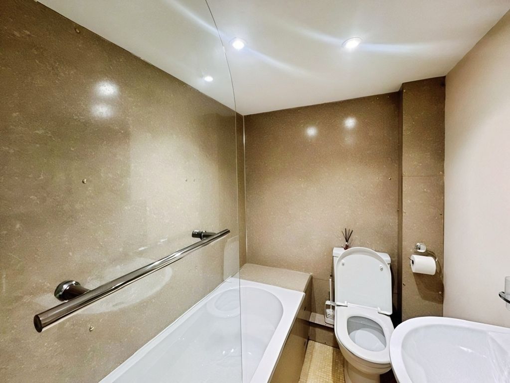 2 bed flat to rentLlanishen, Chepstow NP16 photo 5